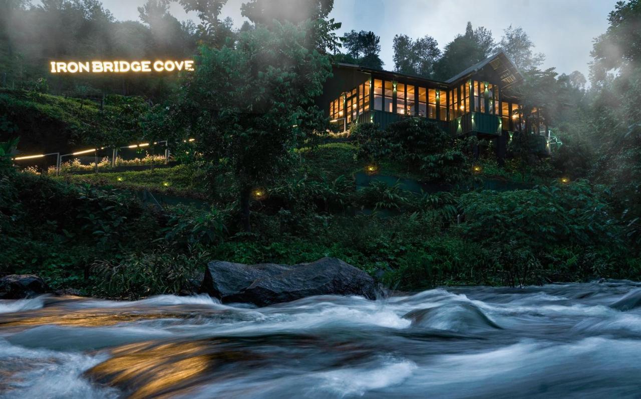 Вилла Iron Bridge Cove Meppadi Экстерьер фото