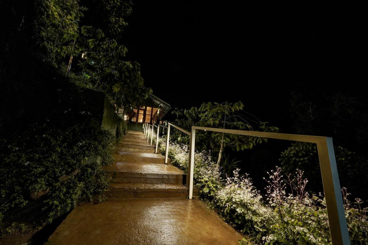 Вилла Iron Bridge Cove Meppadi Экстерьер фото