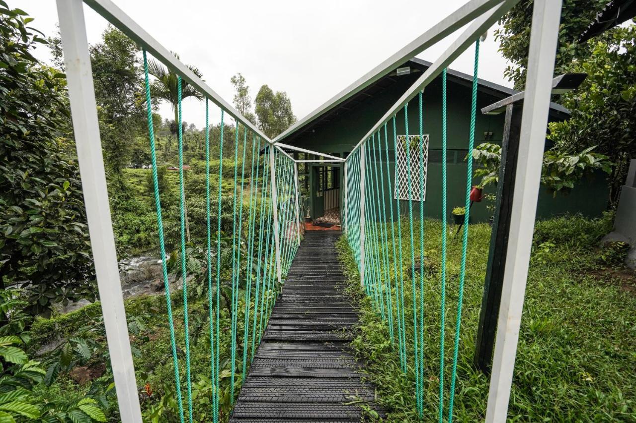 Вилла Iron Bridge Cove Meppadi Экстерьер фото